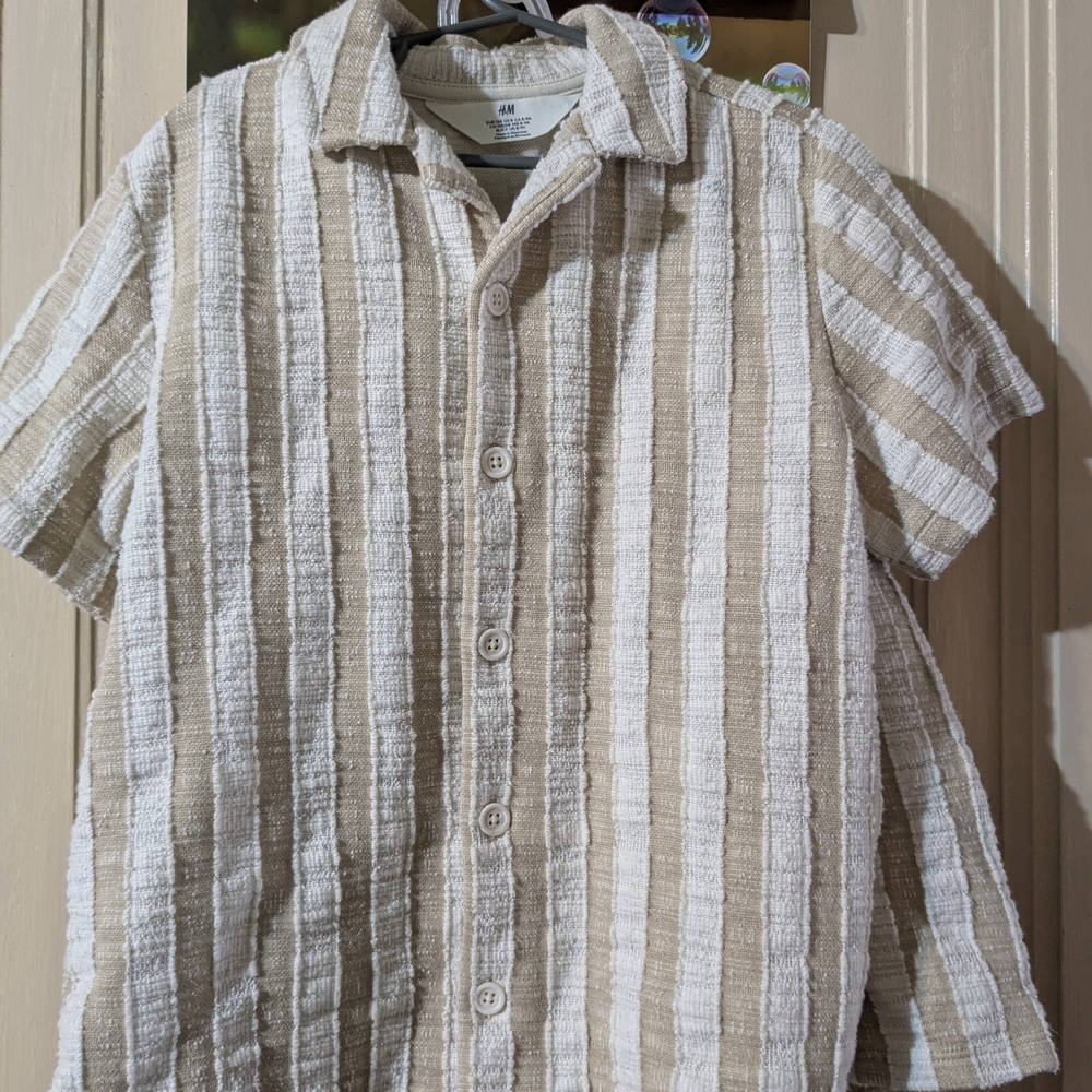 H&M Little Boys Short-Sleeve Button-Up Shirt in Cream & Tan